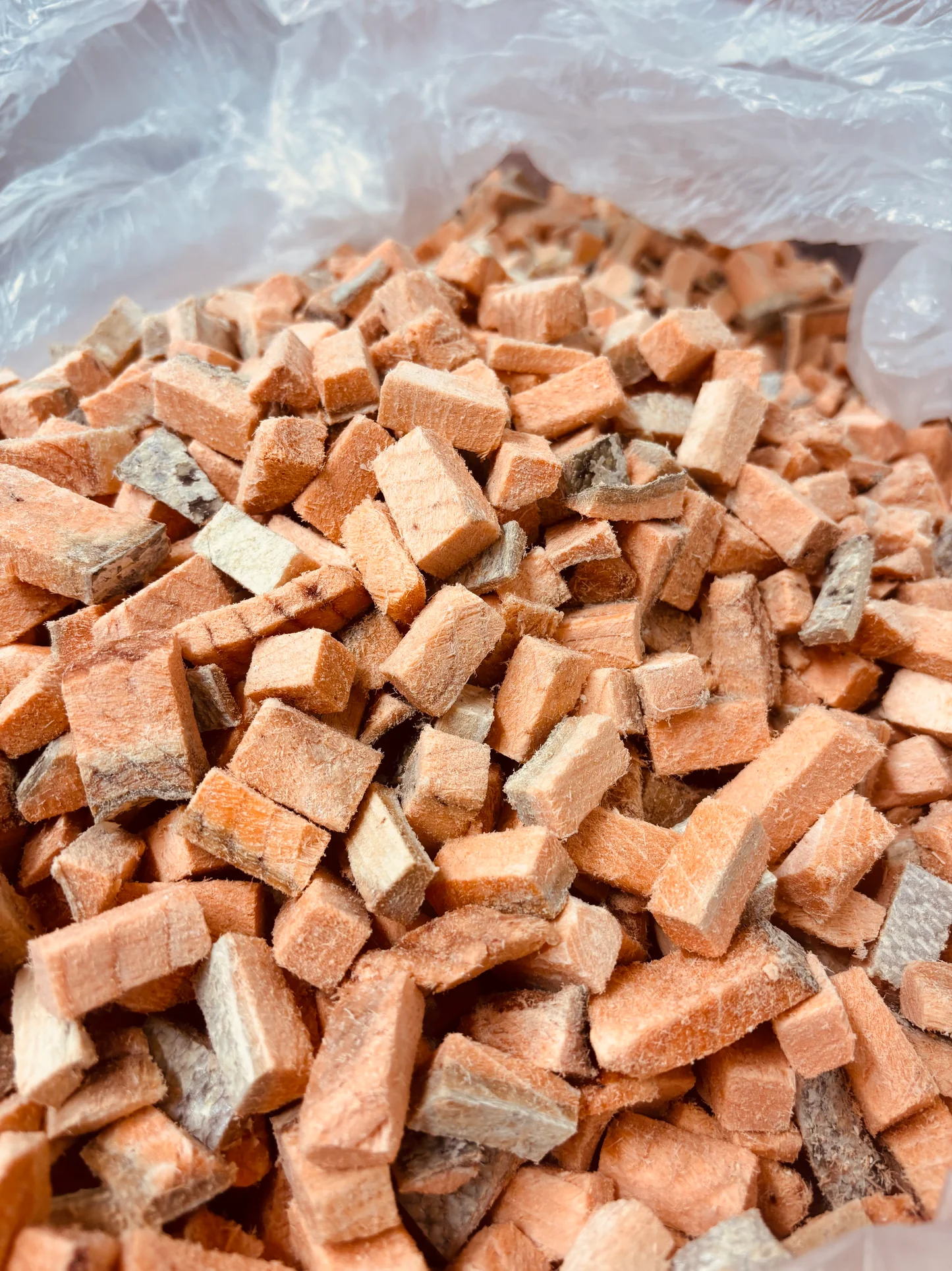 Freeze-dried King Salmon Cubes 50g